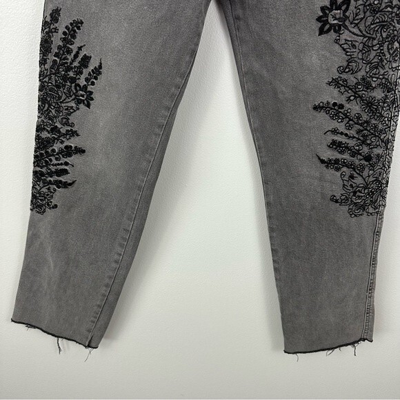 We The Free For Free People Grey Floral Embroidered Girlfriend Jeans Size 28 - Picture 9 of 16